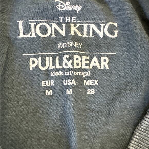 Disney The Lion King x Pull & Bear - Lion King Tee in Gray - Picture 3 of 4